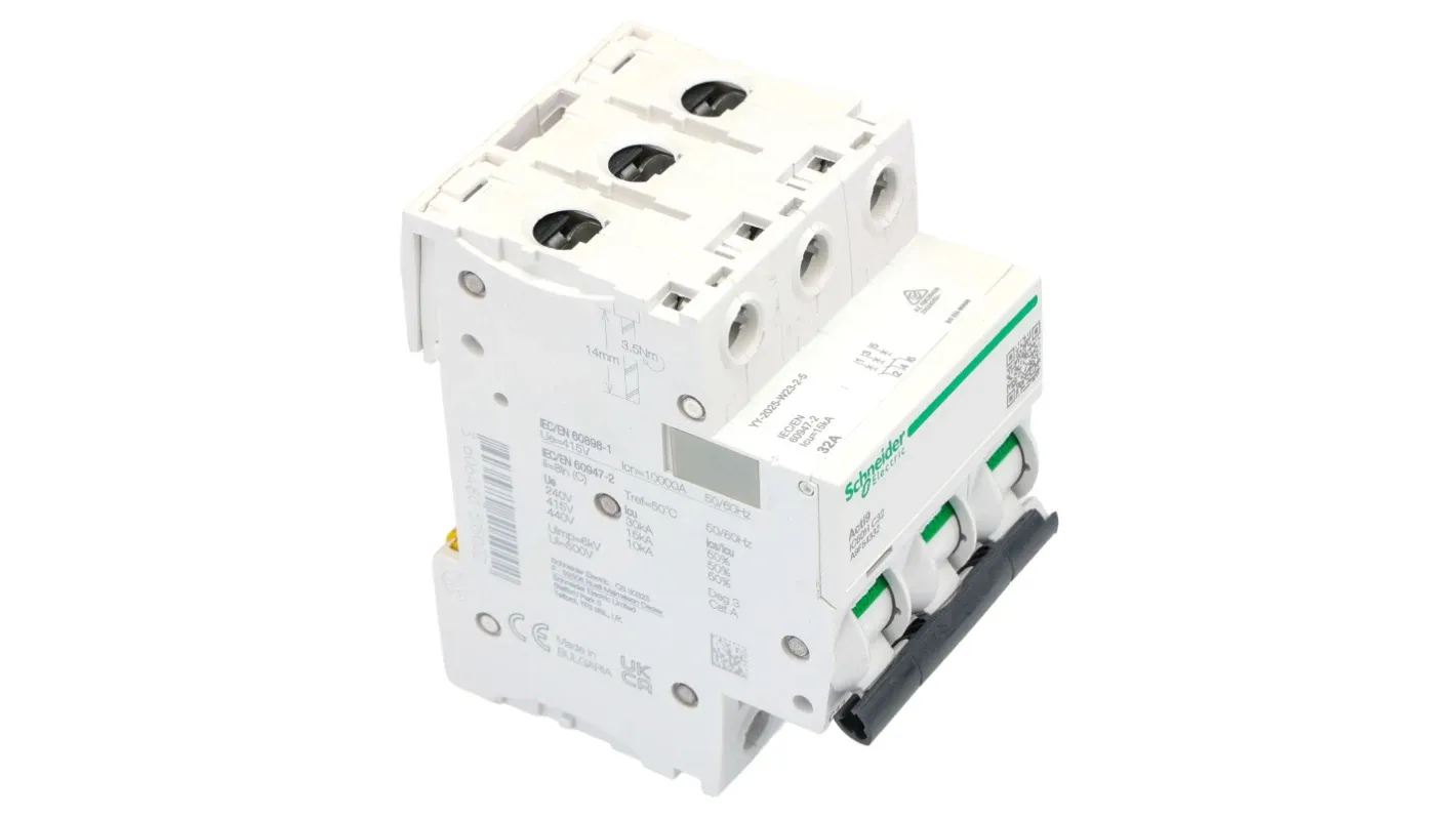 3Pole MCB 32A Miniature Circuit Breaker