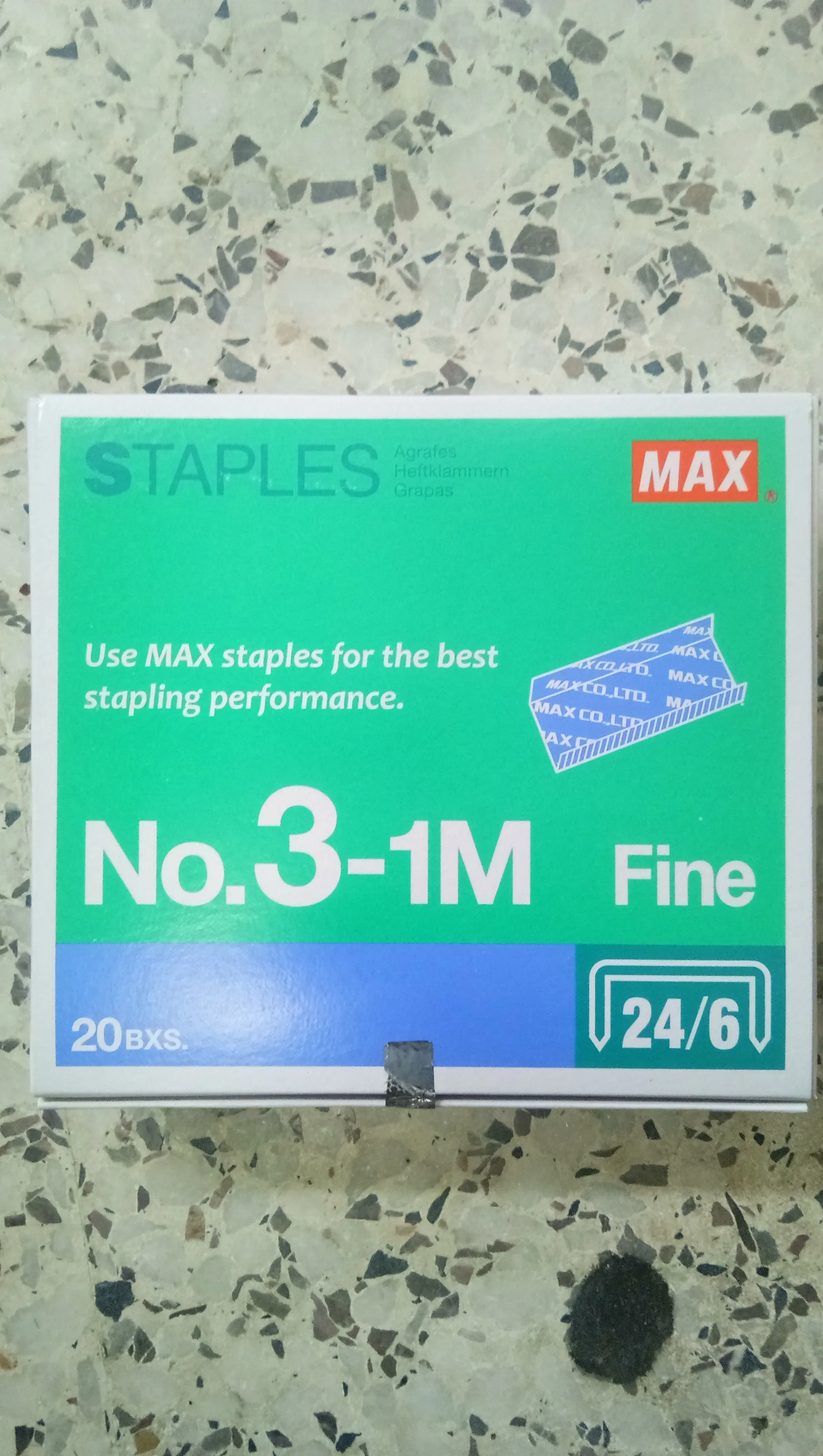 Max Staples No.3-1M in box (20 small boxes)