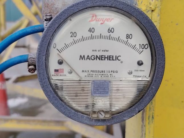 Dwyer Magnehelic Differential Pressure Gauge