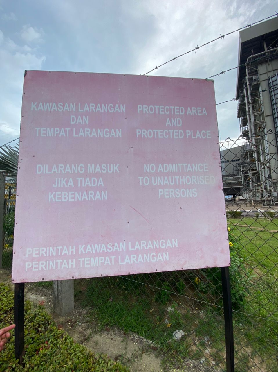 SIGNANGE, CUSTOM: KAWASAN LARANGAN DAN TEMPAT LARANGAN