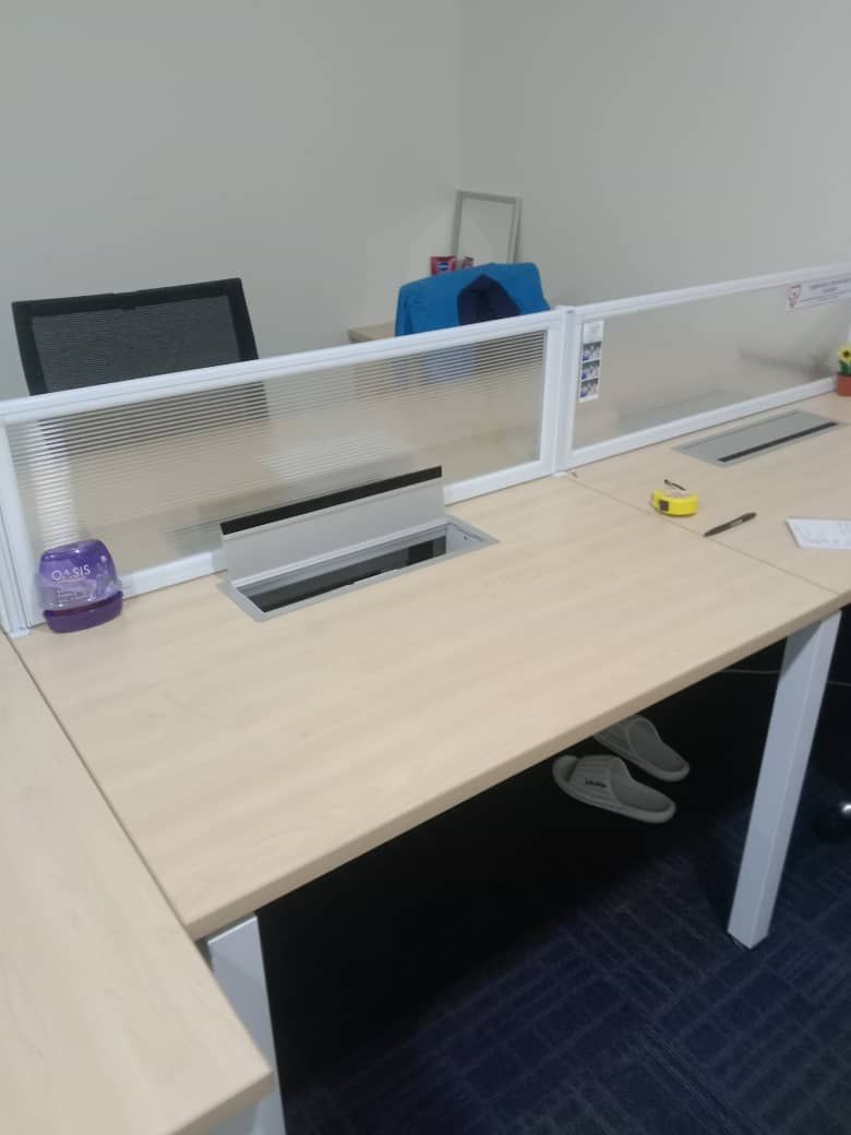 2 seater double table (P1000mm x L1210mm x H750) dengan flipper box dan polycarbonate (T300mm xP1000mm )