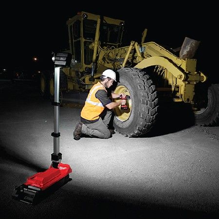 Milwaukee M18鈩�LED Remote Stand Light M18 ONERSAL