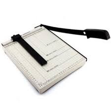 A4 PAPER CUTTER (12" X 10")