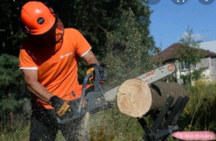 DAEWOO Chainsaw 20” Gasoline DACS5220 (52CC) OCHA Korea DAEWOO Chainsaw 20” Blade Length with Gasoline DACS5220 (52CC)