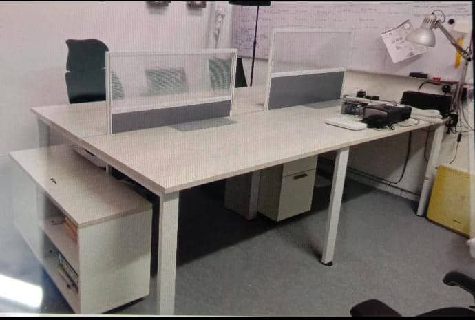 4 seater double table (P1800mm x L1210mm x H750) dengan flipper box dan polycarbonate (T300mm xP1000mm )