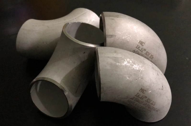1 1/2'' FEMALE ELBOW SOCKET WELD CARBON STEEL
