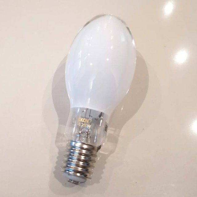 *NIKKON Metal Halide Light Bulb E40