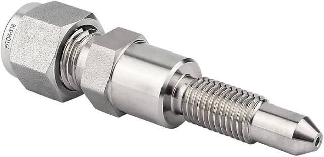 Stainless Steel Swagelok Tube Fitting, DP Transmitter Calibration Fitting, 1/4 in. Tube OD x 5/16-24 Thread