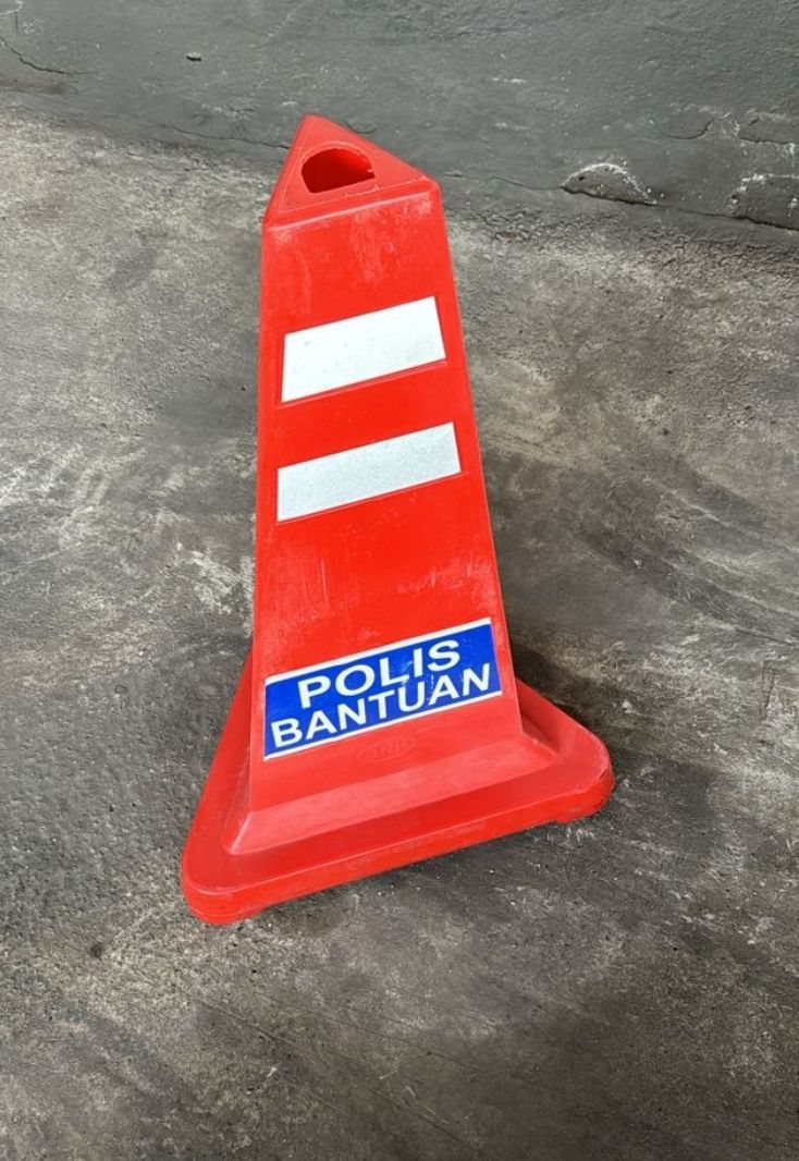 Kone Berserta Logo Polis Bantuan