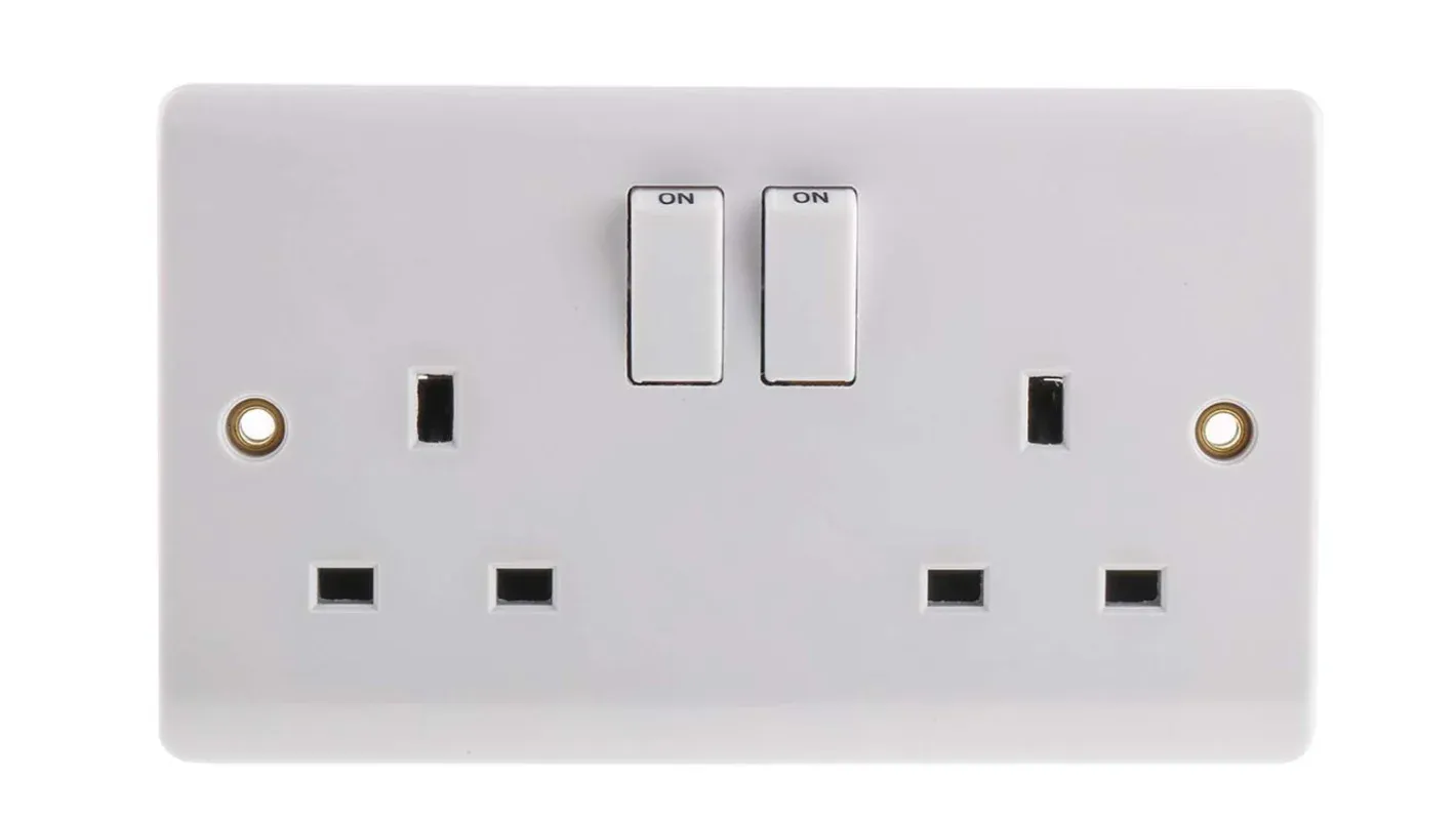 RS PRO White 2 Gang Plug Socket, 1 Pole, 13A, Type G - British, Indoor Use