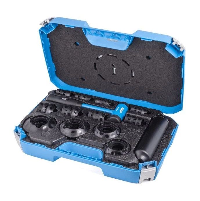 Bearing fitting tool kit