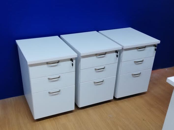 *MOBILE PEDESTAL -F1-FO-2D+1F