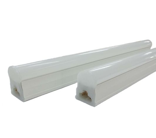 CSL LED T5 5W 240W