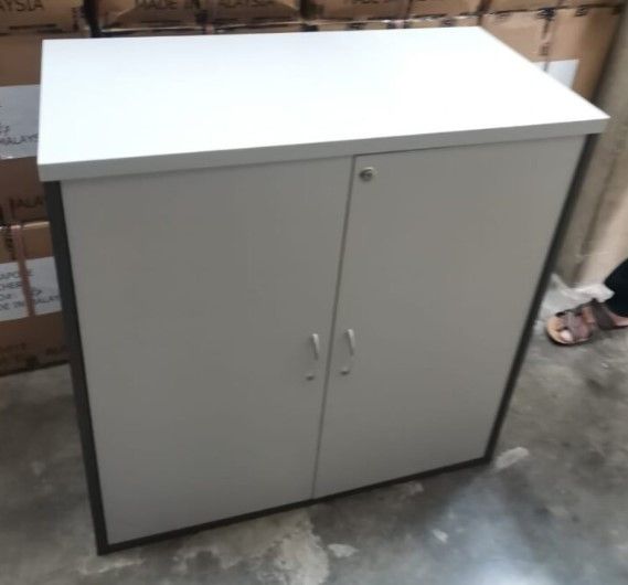 AY OFFICE SYSTEM Switch Door Low Cabinet – V-GD 880