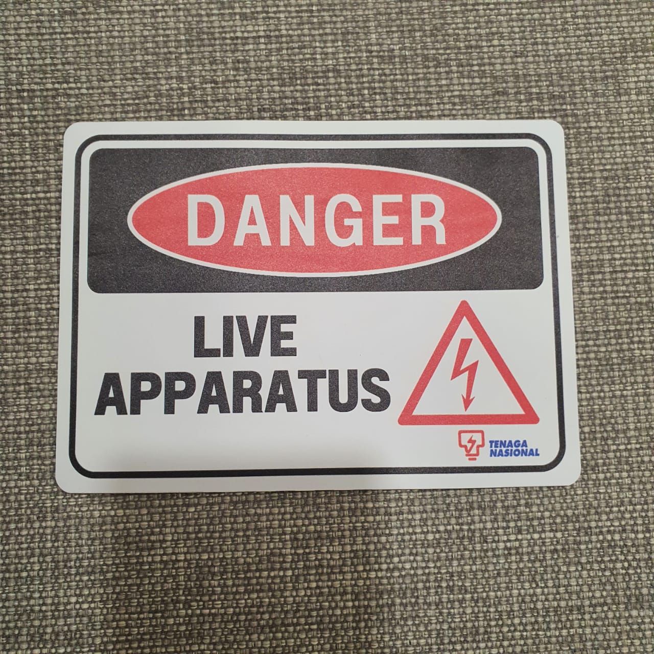 Sticker DANGER LIVE APPARATUS