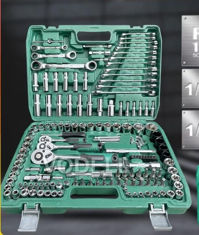 CR-V 151 pcs Socket Ratchet Wrench Automobile Repair Tool Kit