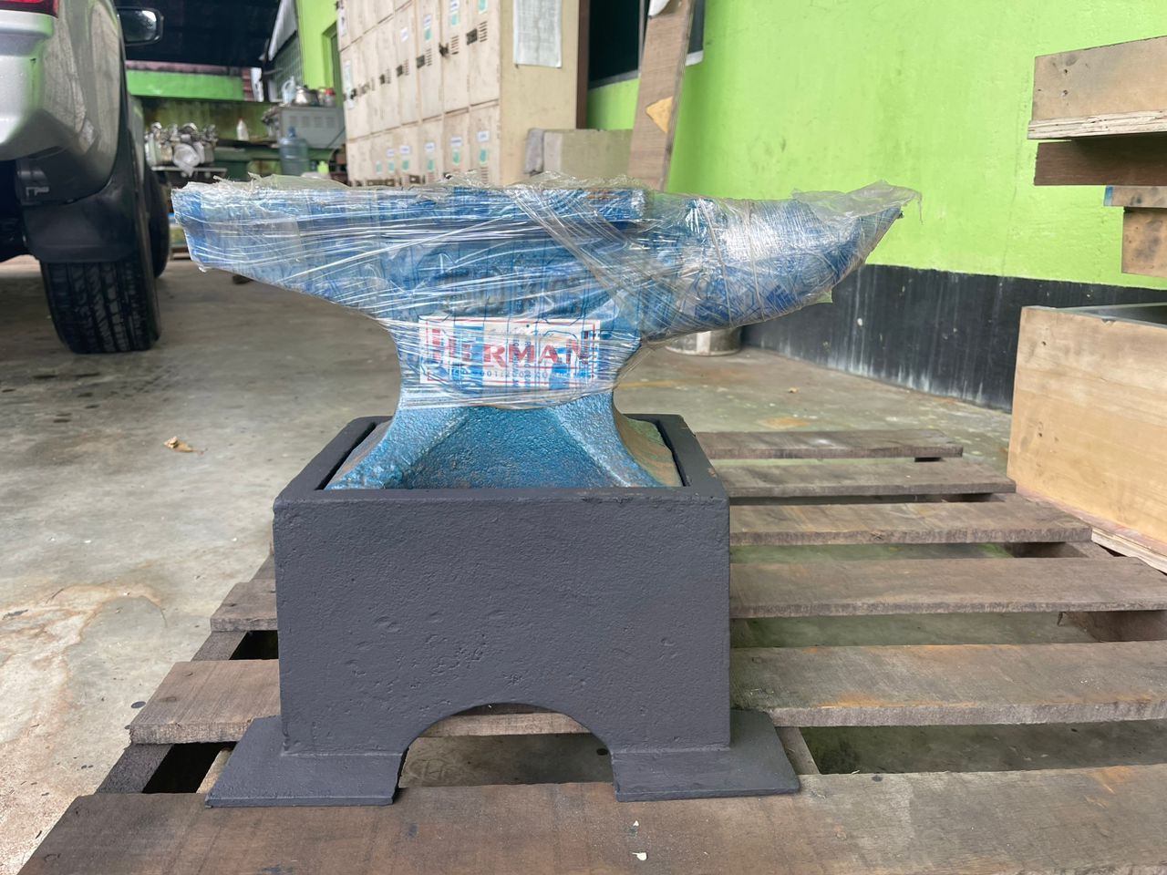 Cast Iron Anvil Stand
