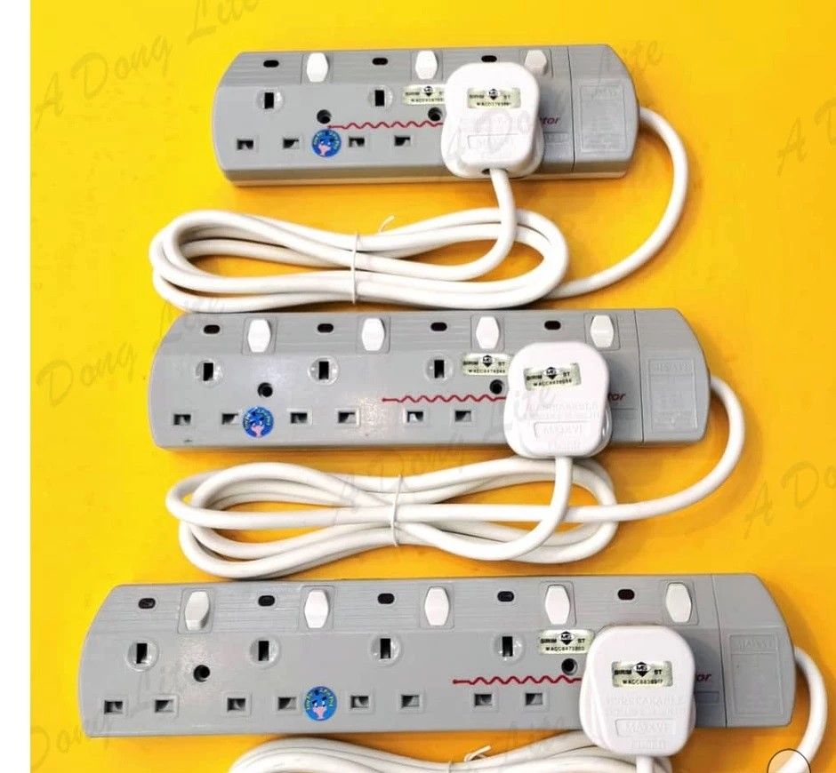 SIRIM Multi Extension Wire Trailing Socket with Neon Light Universal Portable 2 Way 3 Way 4 Way 5 Way 5 meter