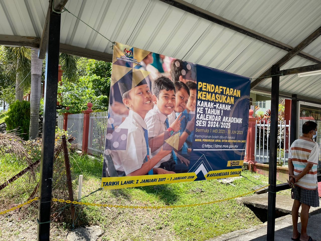 BANNER 4X10 KAKI