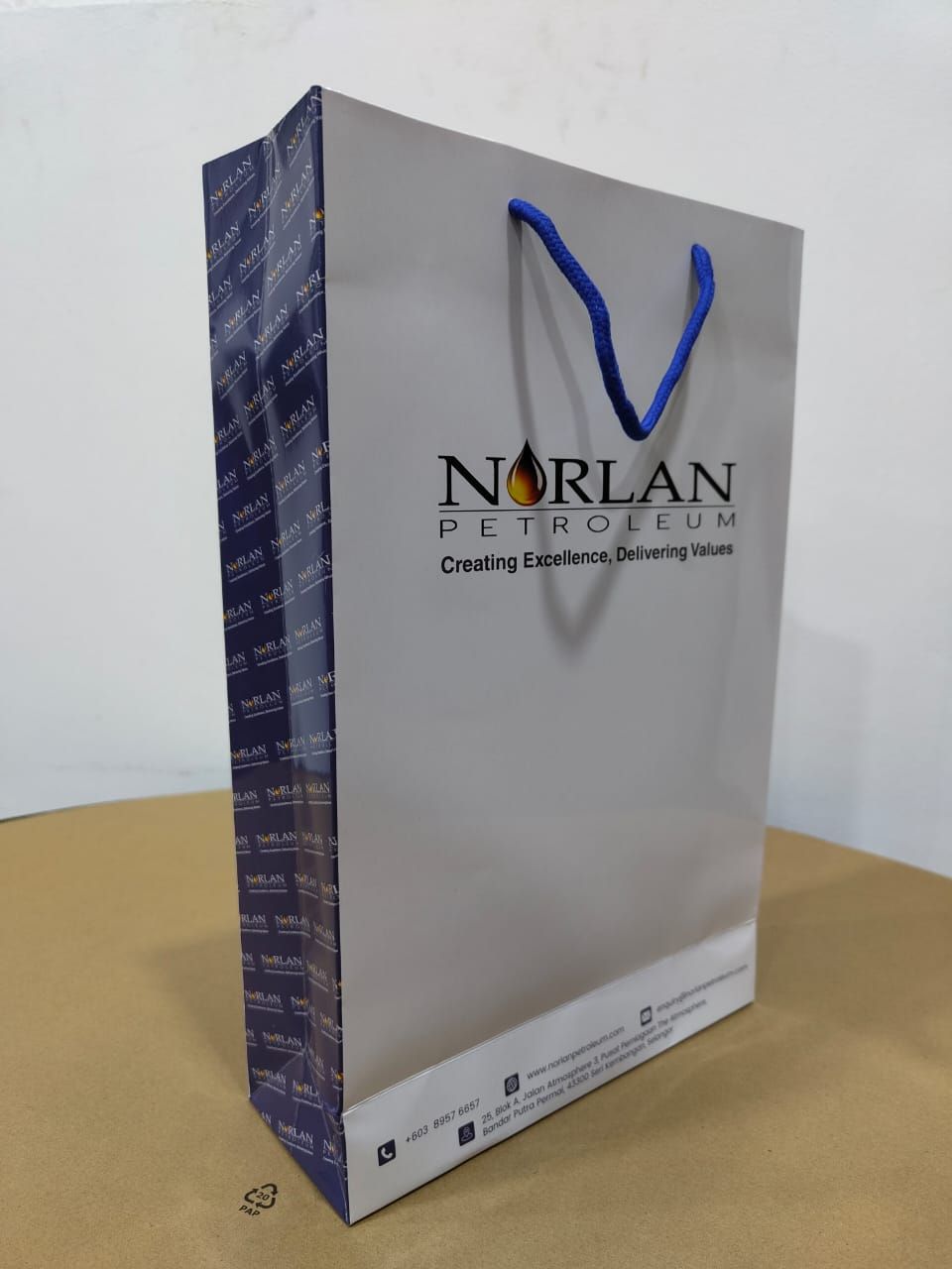 Paper Bag Customize Paper Bag - 100 pcs [Size: 270mm(H) x 190mm(W) x 145mm(D)]