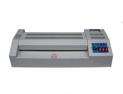 LAMINATOR / LAMINATING MACHINE