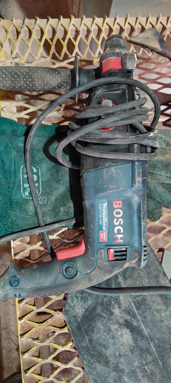 Bosch GBH 2-26 DRE Professional Rotary Hammer.