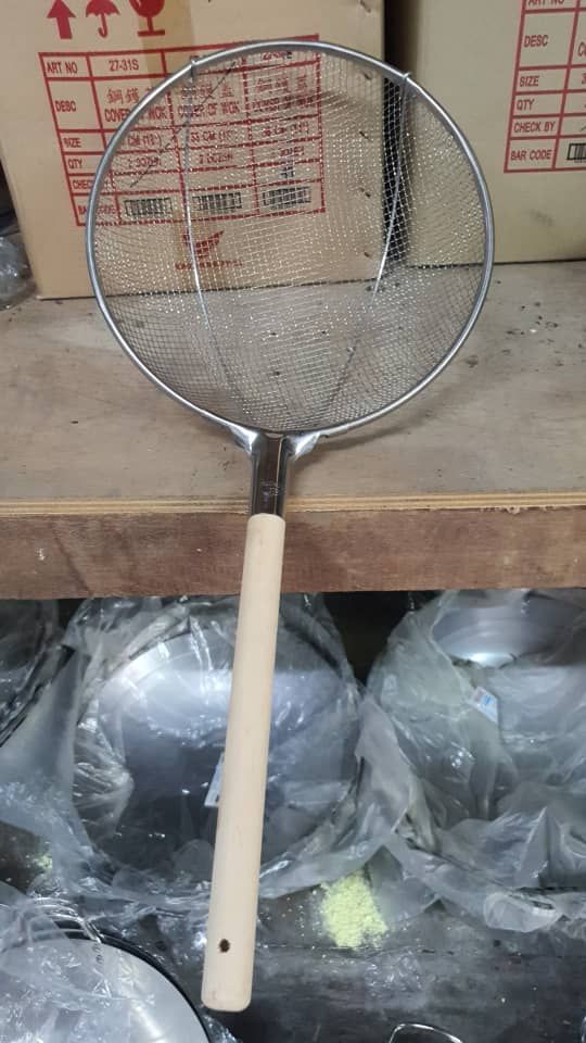 KITCHEN TOOL STAINLESS STEEL WIRE MESH STRAINER / SIZE: D12.5"