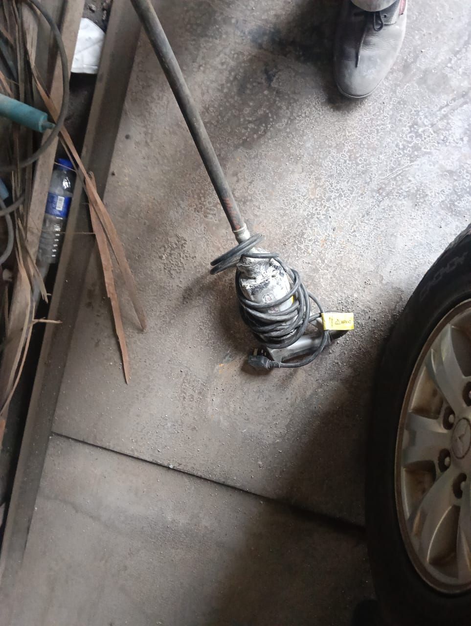 Mikasa concrete vibrator