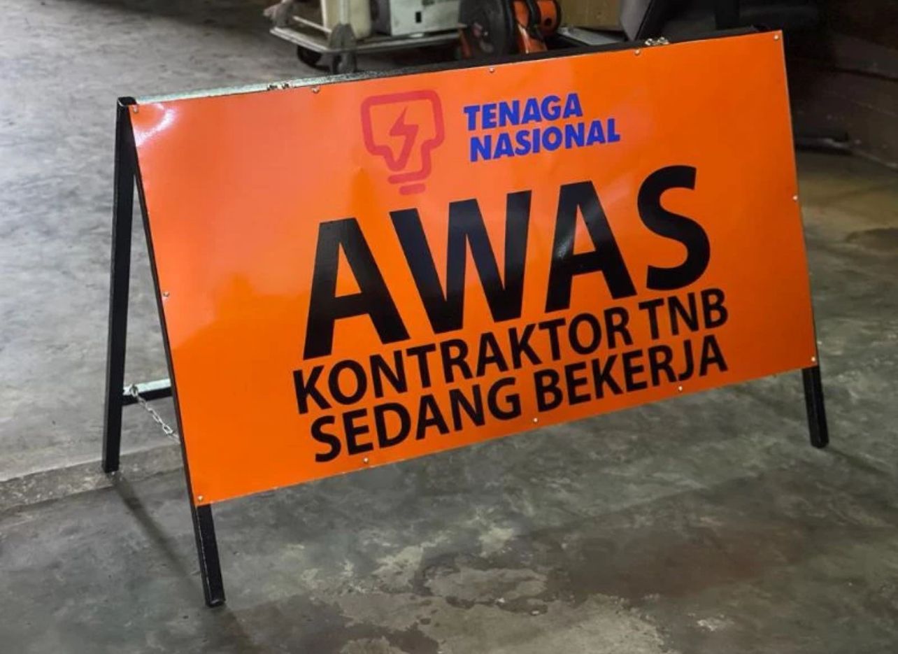 PAPAN TANDA TNB KONTRAKTOR SEDANG BEKERJA