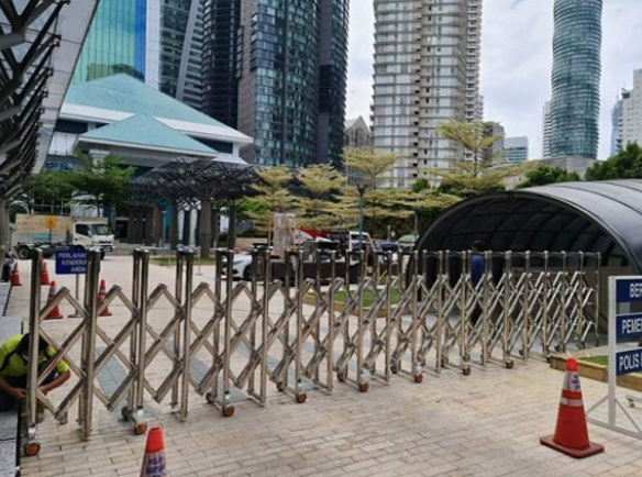 Manual Stainless Steel 304 Retractable Gate