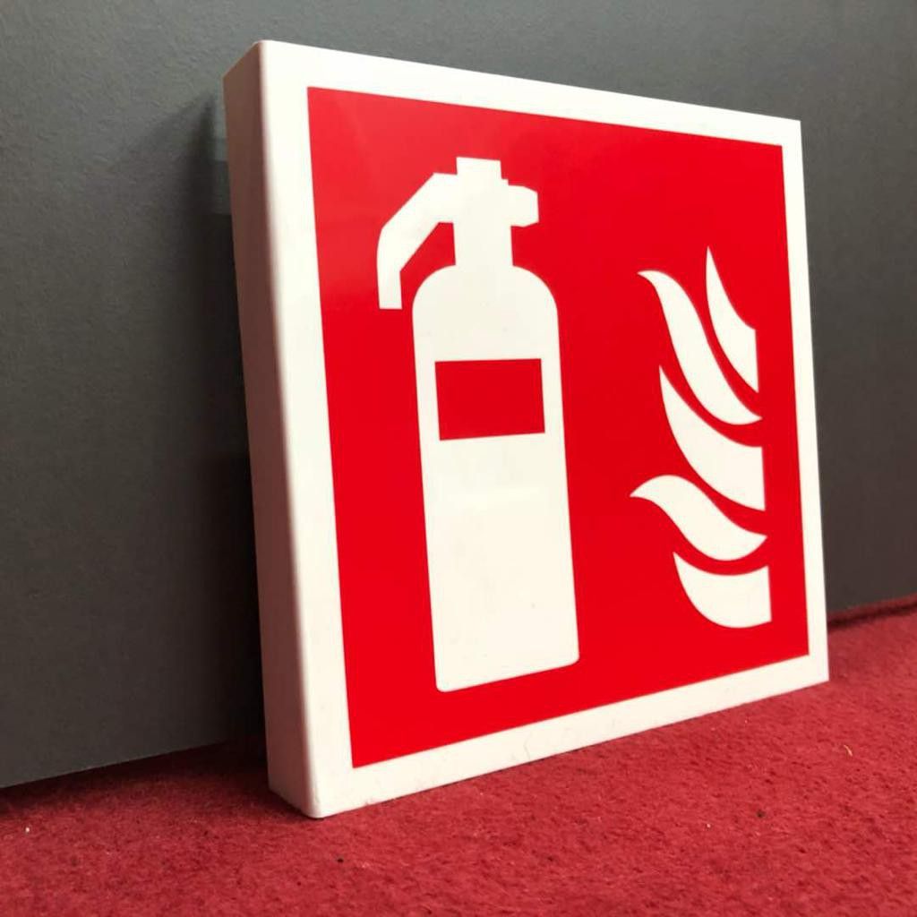 VSAFEMKT FIRE EXTINGUISHER 2D ACRYLIC SIGNAGE 15CM X 15CM