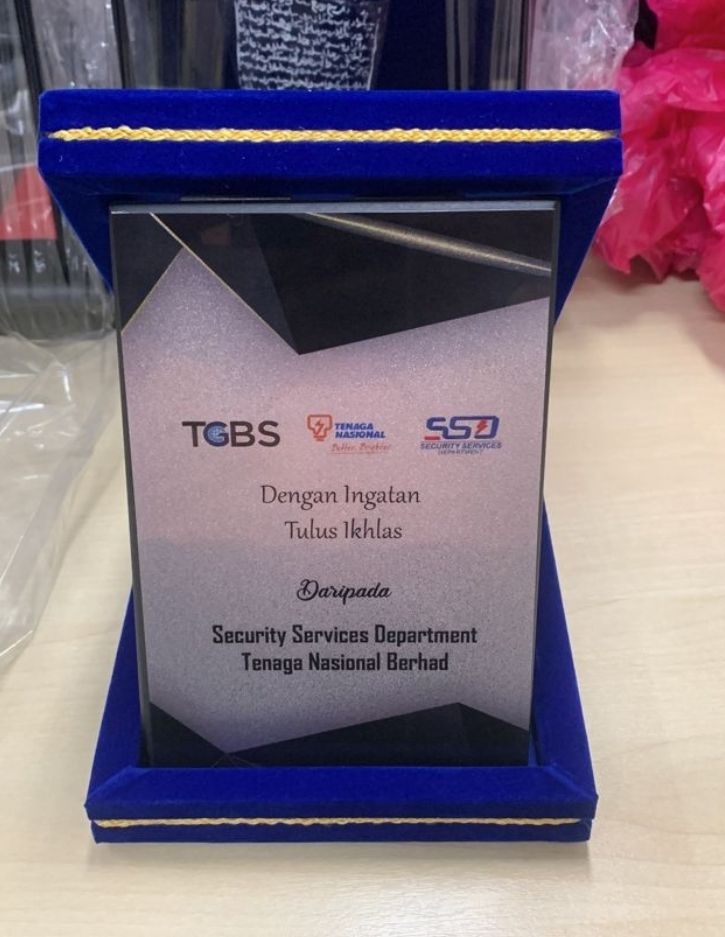 Plaque Medium Size With Box