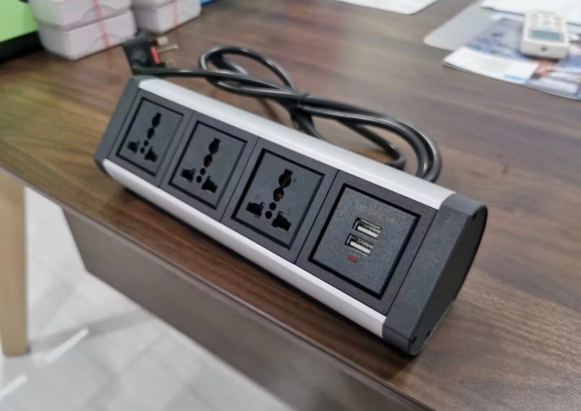 Power Distribution Unit with USB Charger, 4 ports