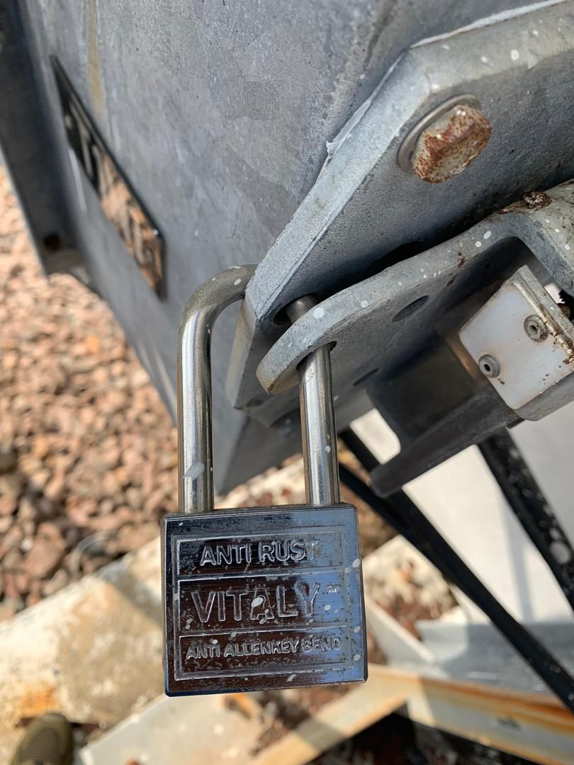 QP Padlock Black