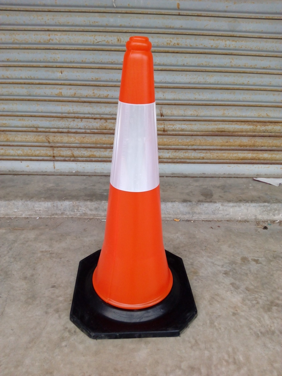 PE 40" Traffic Cone with Rubber Base, Size: 500mm x 500mm x 1000mm, (Packing: 1 Unit)