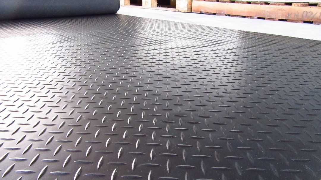 ANTI SLIP PVC RUBBER FLOOR MAT (SHAPE: DIAMOND / CHECKER PLATE / BUBBLES / RIB)_Thickness: 3mm X W1.2M X L10M
