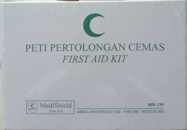 First aid kid box hanging type ( 26 items)