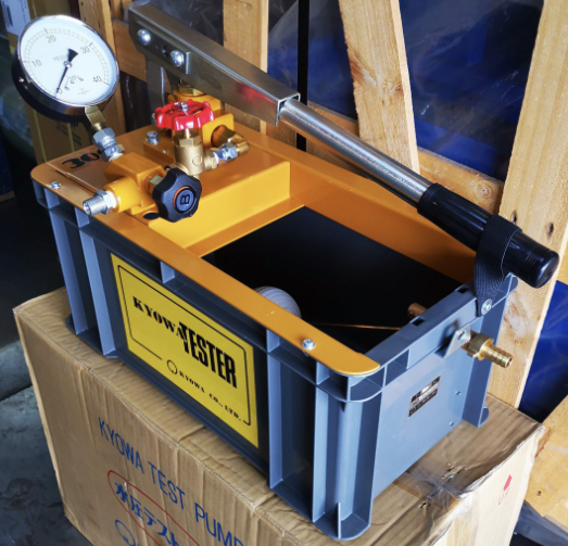 KYOWA T300NDX: Manual Hydro Pressure Test Pump 300Bars, 8kg