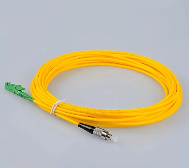 CORD PATCH E2000/APC - FC/UPC SM 19M