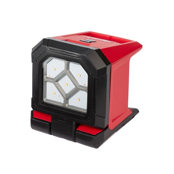 MILWAUKEE M18™ 1500 Max Lumens Pivoting Area Light