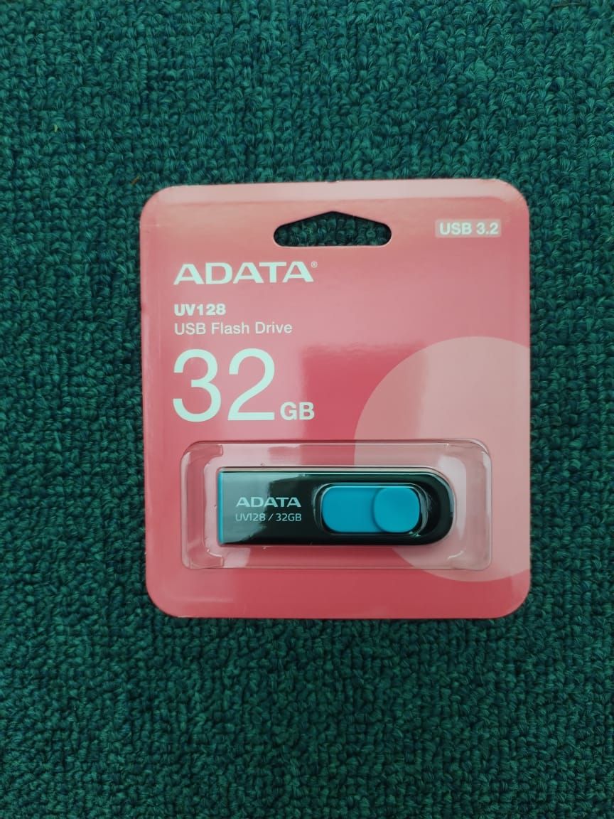 32GB USB 3.2 Flash Drive UV128