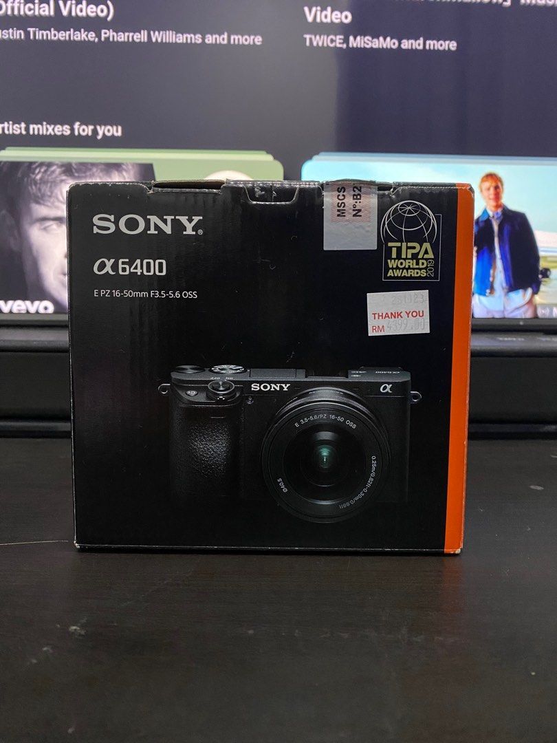 Sony A6400 Camera Body + 16-50mm Lens Kit + dry cabinet box + 1 extra battery OEM