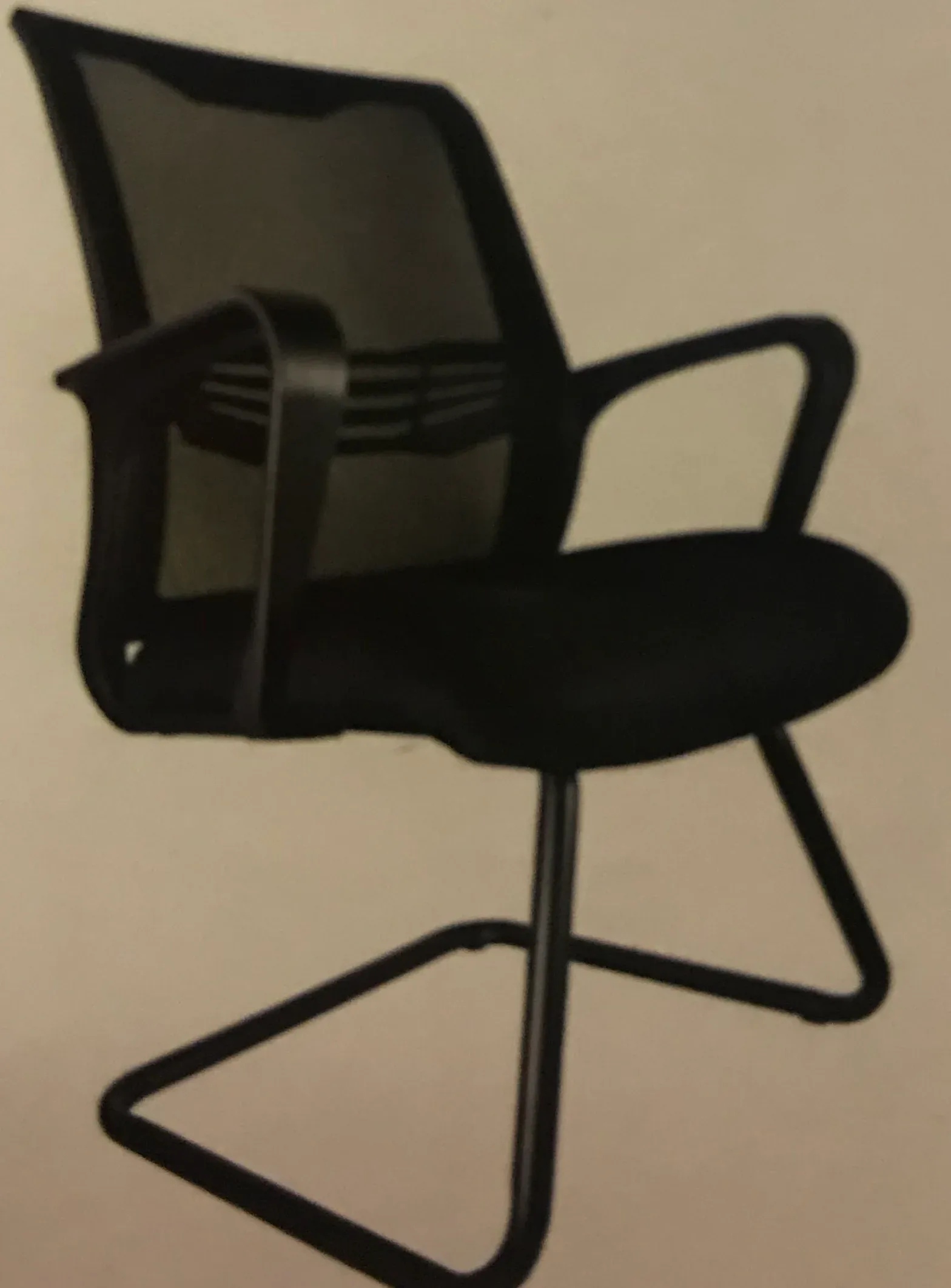 AURORE MESH VISITOR CHAIR