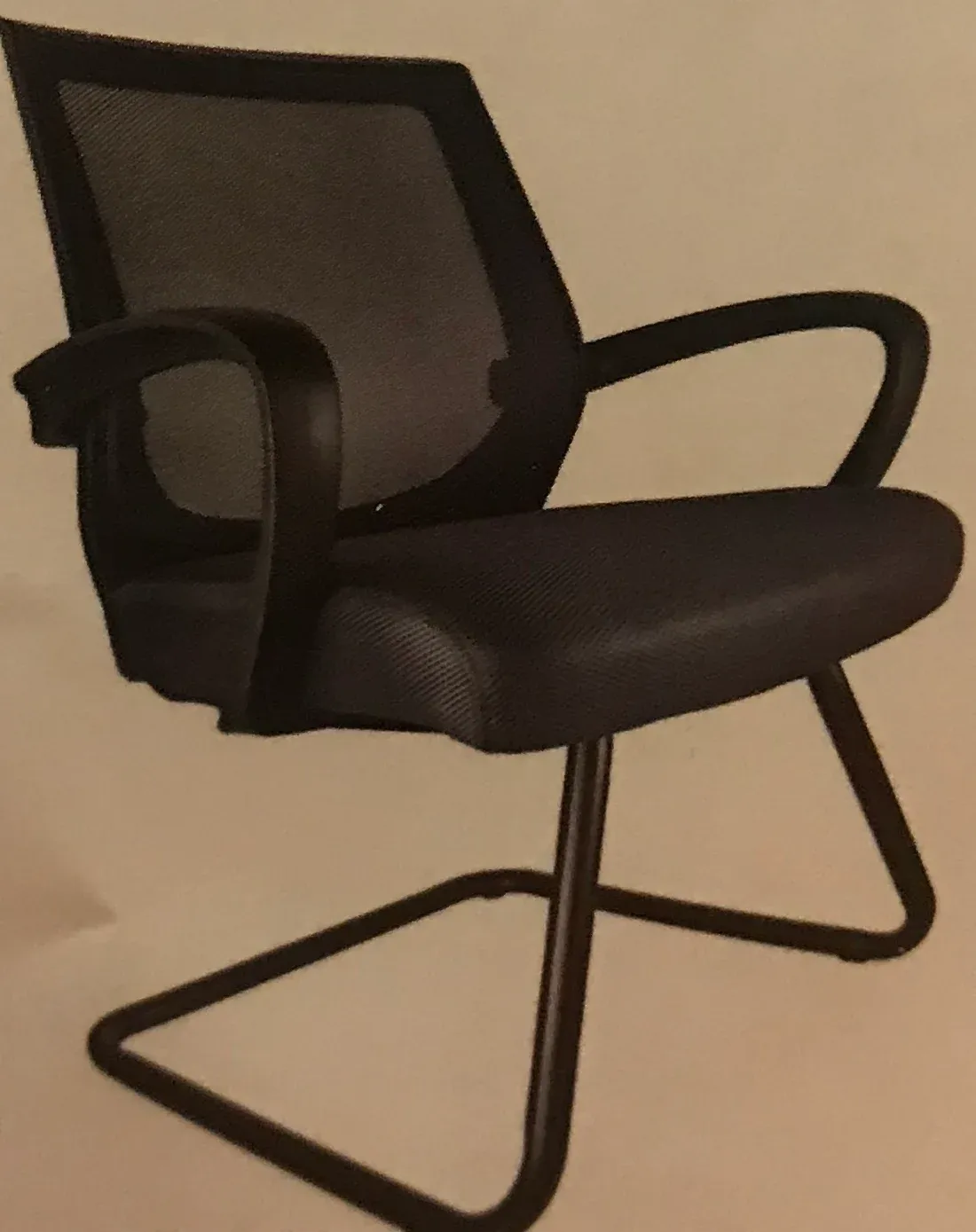 APORIA MESH VISITOR CHAIR