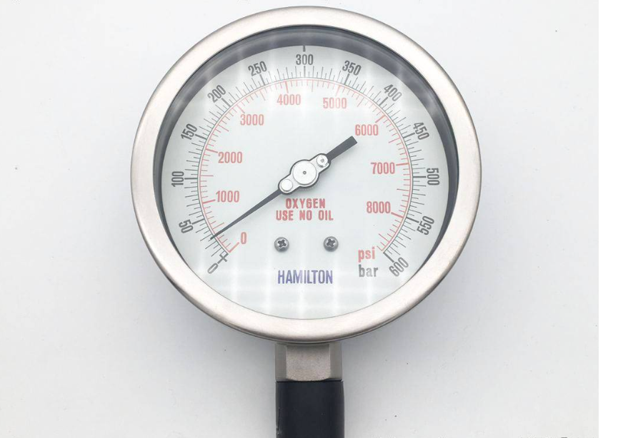 HIGH PRESSURE GAUGE 0 ~ 600 BAR/0 ~ 8700 PSI 1/2" NPT BOTTOM 4" DIAL SIZE SS 316
