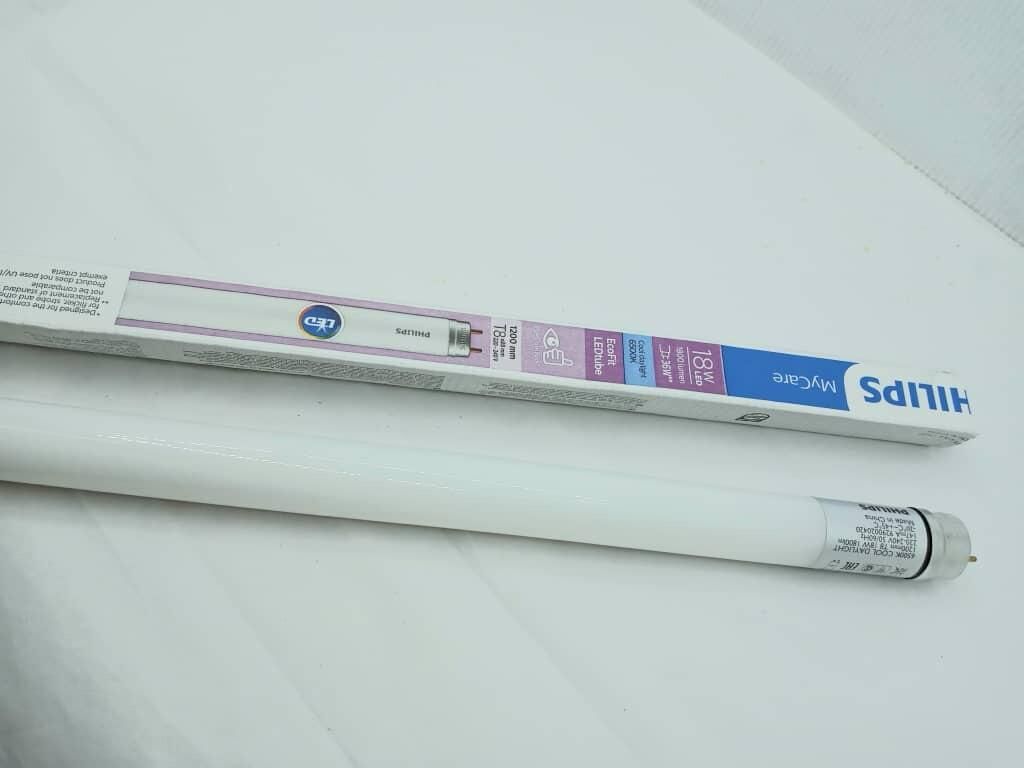 Philips LED T8 8watt 2 feet + PHILIPS EMP020/ 050 LED STARTER FUSE