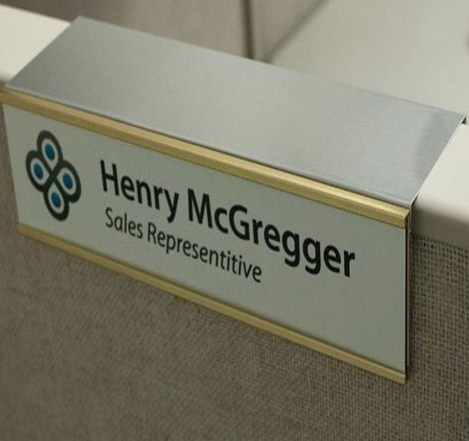 QP Name Plate With Holder