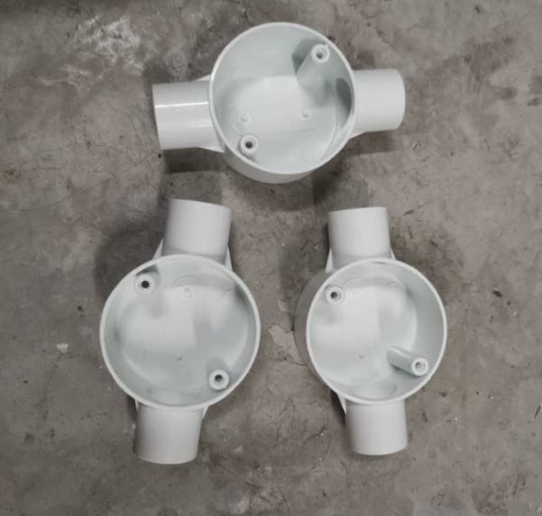 SAGA PVC HEAVY DUTY 20MM (3/4”) / 25MM (1”) CONDUIT PIPE FITTING BOX ACCESSORIES (WHITE)