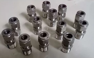 *3/8" Tube x 3/8" MNPT Male Pipe Fitting 316ss Swagelok SS-600-1-6