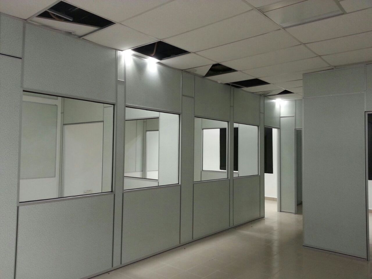CUSTOMIZE / OFFICE WALL PARTITION / PARTITION